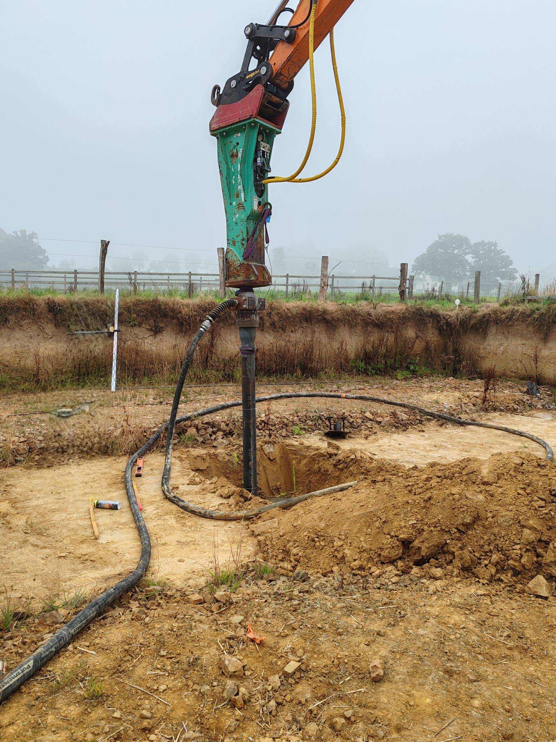 Fondations profondes pieux battus hangar agricole